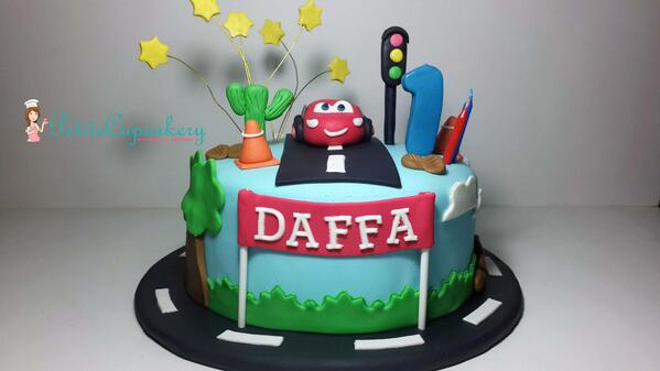 petitecupcakery's tweet photo. Cars Cake! For Order: SMS/Whatssapp 081285858809 (NO CALL!) http://t.co/BEpakc98RC http://t.co/5srOiCDlKb