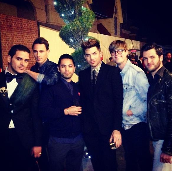 View image on Twitter