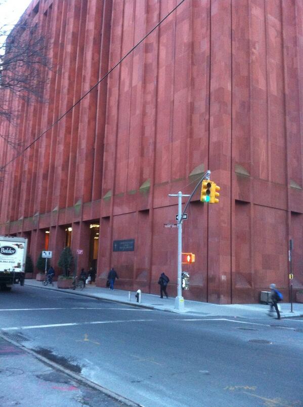 Billnyu's tweet photo. #txtida #nycarch Bobst library, international style II square base, large box http://t.co/68BdcYlJLL