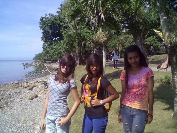 EvaDhou's tweet photo. #Somewhere Down on earth :) http://t.co/6gqCbET088