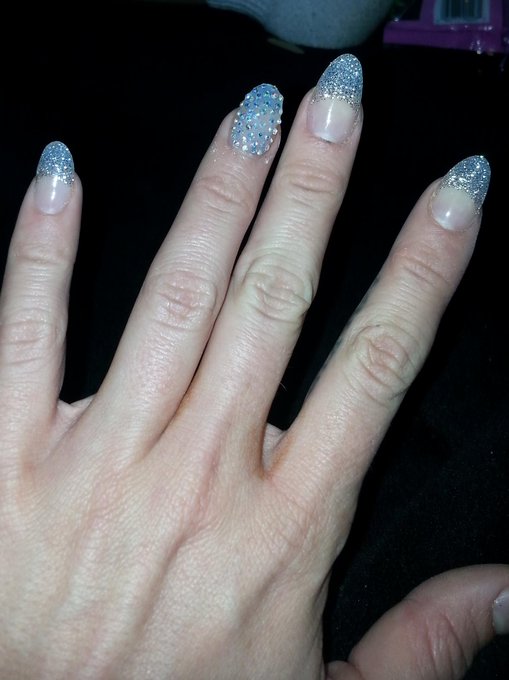 Photo: diggin' the new nails check it http://t.co/KsPqJ6mbw7