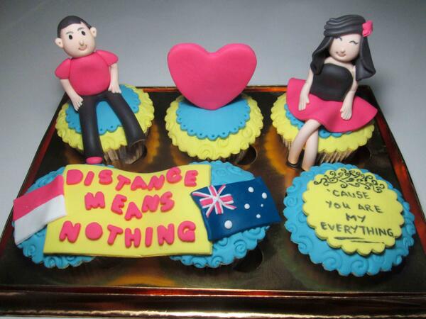 petitecupcakery's tweet photo. LDR themes cupcake set! For Order: SMS/Whatssapp 081285858809 (NO CALL!) http://t.co/BEpakc98RC http://t.co/pZ01gCQ69s