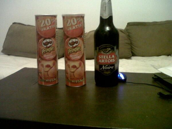 valentineguzman's tweet photo. @JoseFIltis así se estudia! http://t.co/ctJ7FoWfn6