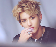 cyruee's tweet photo. @cyrwufan kaya gini muka unyu? Yang ada muka tengil yang keluar haha http://t.co/g8cRTDpgGz
