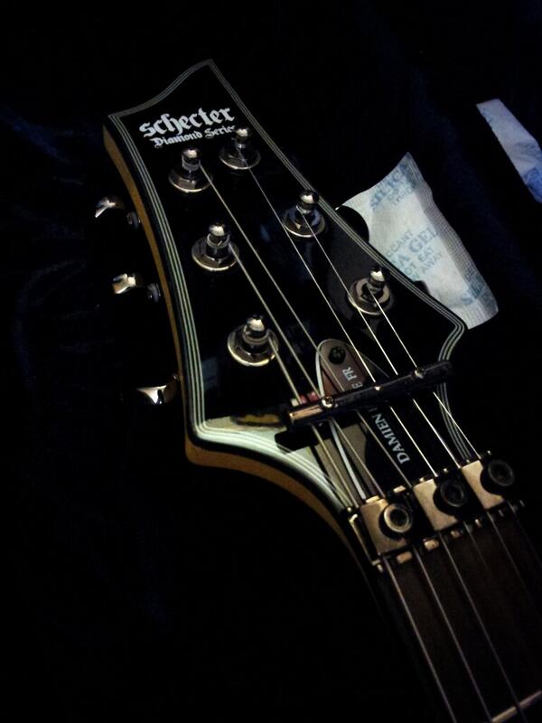 ZackKro's tweet photo. @Schecter_Guitar http://t.co/38wu4jq6Al
