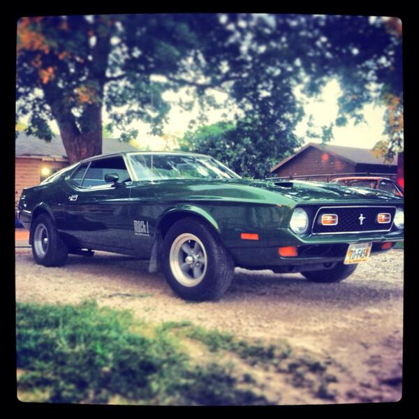 Hausiee's tweet photo. My bae 😍
72 Mach 1 Mustang 😏 http://t.co/zKvlcHyqxj