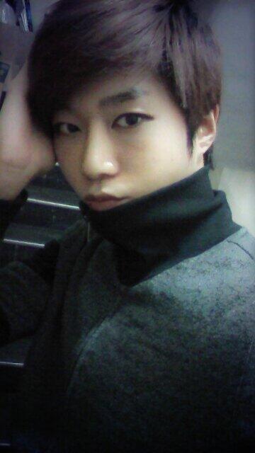 131214  HyoSeok Ѽ Twitter ♬ Merci a demain Bbb1OWcCMAApKDx