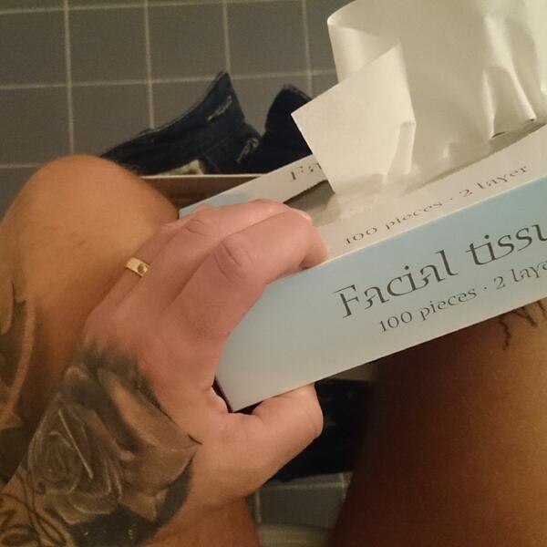GruffmanStefan's tweet photo. Jag är inte bara en rebell, jag är även snäll mot stjärten #hotellliv http://t.co/qXM9B2kcPH