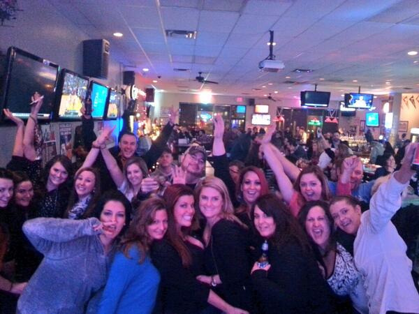 LeeGanttMusic's tweet photo. Columbus, OH Is rockin tonight!!! #halftimetavern #countrymusic #sippinonwhiskey #loveourfans http://t.co/eM9AQXgawC
