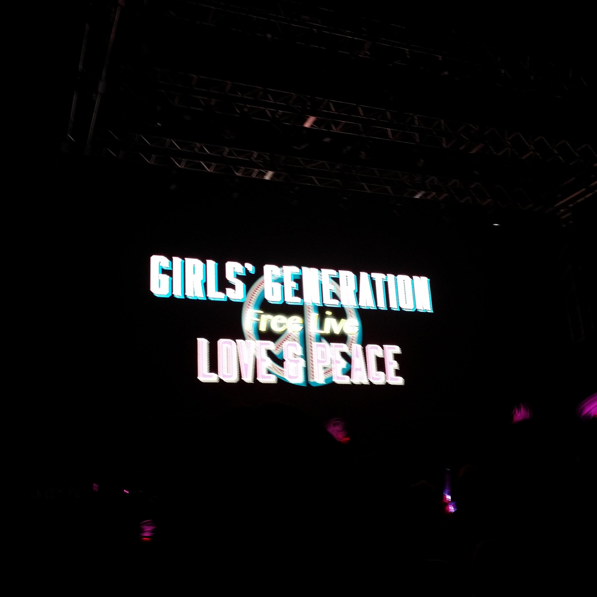 [PIC][14-12-2013]SNSD biểu diễn "GIRLS' GENERATION Free Live "LOVE&PEACE"" tại Yokohama Arenavào hôm nay BbbDCQ5CQAAG0lz