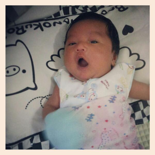 Na_Kemala's tweet photo. Halooow Papaaa...Mamaaa.... wit @M_Gara http://t.co/aRYy2Bx9Qi