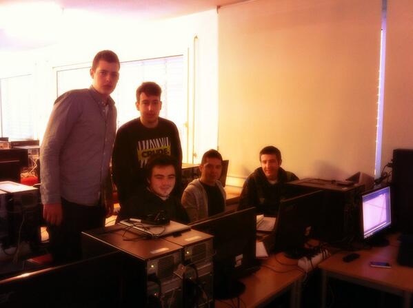 udit_es's tweet photo. Vamos a ir conociendo a nuestros estudios de #Videojuegos Aquí tenemos a @ItacaStudio #ESNEHackathon http://t.co/PbRm8AEK7X