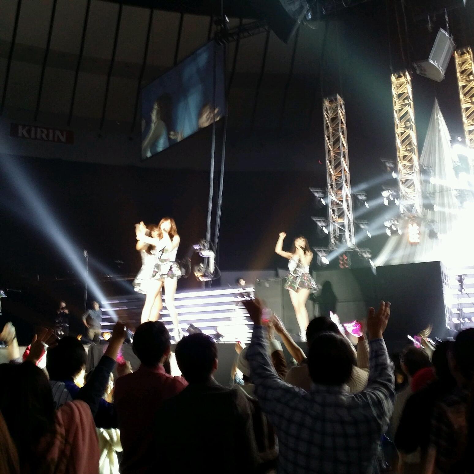 [PIC][14-12-2013]SNSD biểu diễn "GIRLS' GENERATION Free Live "LOVE&PEACE"" tại Yokohama Arenavào hôm nay BbbbVtzCIAAooaB