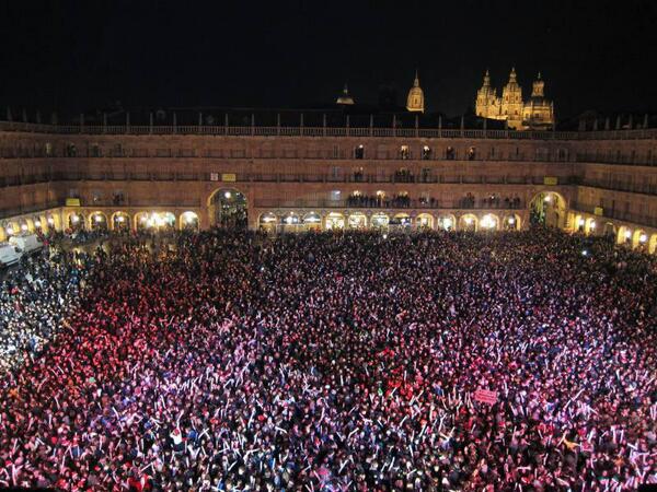 EsQuiNa64's tweet photo. #Salamanca #NocheviejaUniversitaria Quien dá más? http://t.co/eFwuOxt0Md