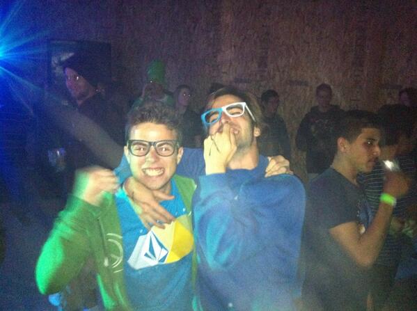 imarinalcala's tweet photo. EAT SLEEP RAVE REPEAT
(Y on monday 'fainal') http://t.co/SupZTqP3bx