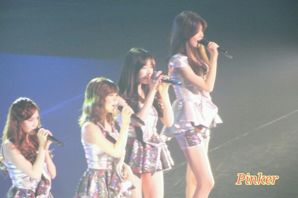 [PIC][14-12-2013]SNSD biểu diễn "GIRLS' GENERATION Free Live "LOVE&PEACE"" tại Yokohama Arenavào hôm nay Bbc07rbCYAADeub