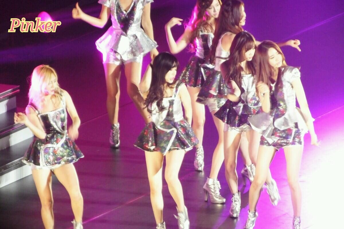 [PIC][14-12-2013]SNSD biểu diễn "GIRLS' GENERATION Free Live "LOVE&PEACE"" tại Yokohama Arenavào hôm nay Bbc0IRZCAAA-FqM