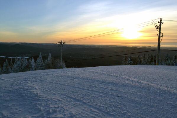MontTremblant's tweet photo. Very First Tracks! http://t.co/TYOVE1xBDZ http://t.co/dhgdsiZyBq