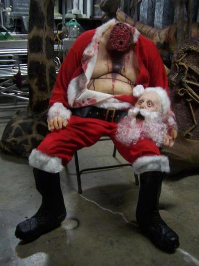 VenerandaVrizka's tweet photo. Nah!!!!!! @andrew_gerrad @Okano22867216 hahaha zombie or santa party???lol http://t.co/diHRYt3qDS