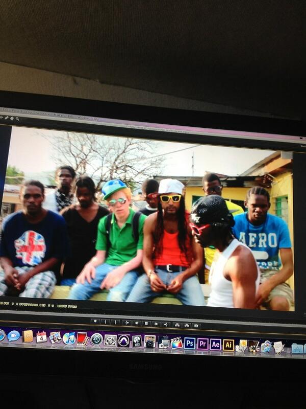KOSSNW2's tweet photo. Off the set of real to the end in Jamaica @valuableartist @dottacoppa #nw2 @10badindians http://t.co/iw6fAgR1lq