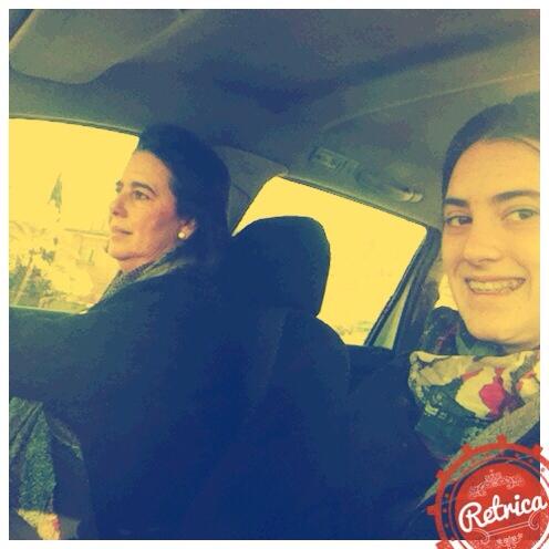 vic_maza's tweet photo. Al centro con mamaa 💕👑 http://t.co/TyiygoLa3m