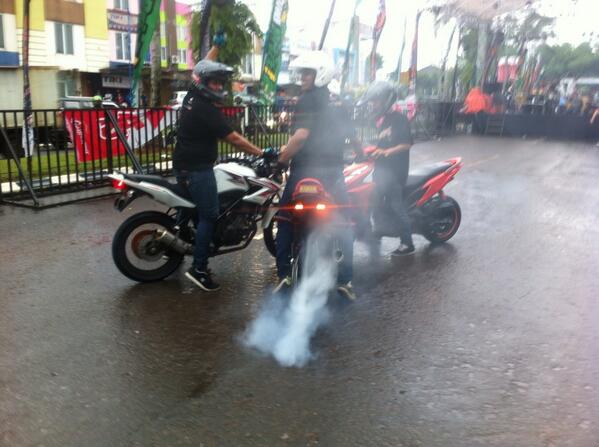 BEBEX_'s tweet photo. @ grand depok city. http://t.co/FFEvNC8fZr