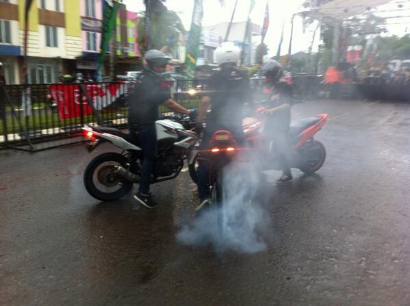 BEBEX_'s tweet photo. @ grand depok city. http://t.co/Nop12NYELD