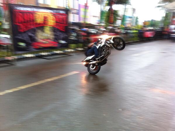 BEBEX_'s tweet photo. @ grand depok city. http://t.co/BjPbozLr3E