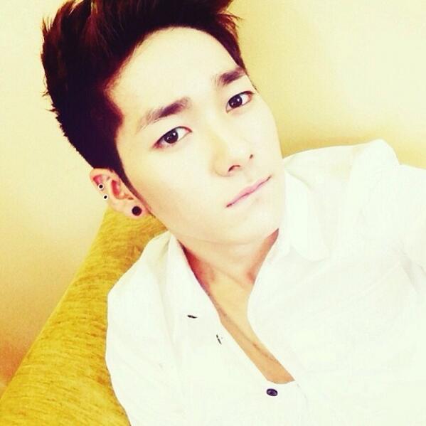 aronstagram's tweet photo. [update 131214] present... taken a few months ago #nuest #aron #cutiefsho http://t.co/yd87prTk58