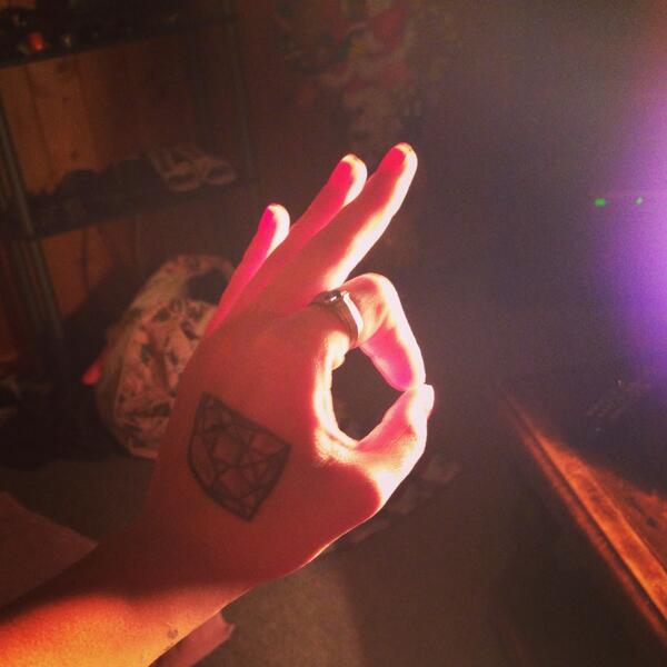 sarahbrynn300's tweet photo. #power of the #hands . / #learn about it, or #ignore it. The #choice is yours. #mudra #GODbless #violetAura http://t.co/jJ73ykNeru