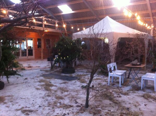 Boergondineren, de schuur in kerstsfeer, geschikt voor hele grote groepen. Liergouw 78-80 Ransdorp Sacha: 06-51479633