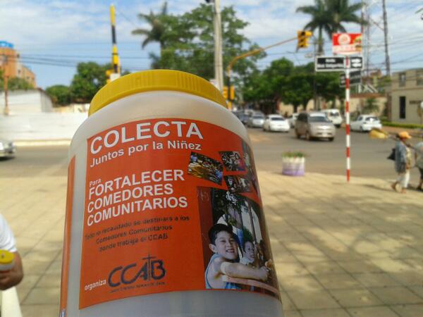 ccabpy's tweet photo. Veni y ayudá a Comedores comunitarios, te esperamos frente a la Catedral d #CnelOviedo Juntos x la Niñez http://t.co/lgNny9Lckq