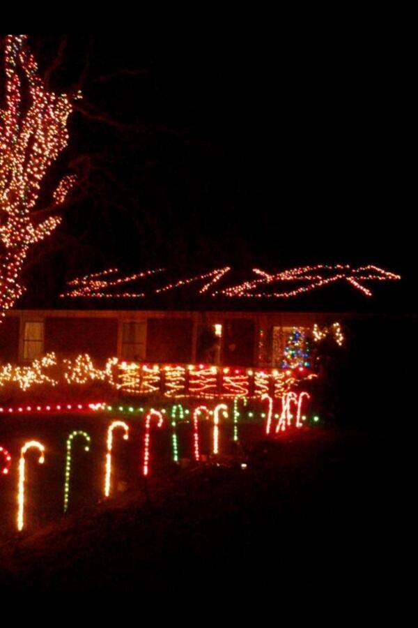 Deveau_Carson19's tweet photo. Slayer's feeling festive @kennethcharlsly  @dustincarter04  @CalvinMooney http://t.co/Ql0nCjUWAg