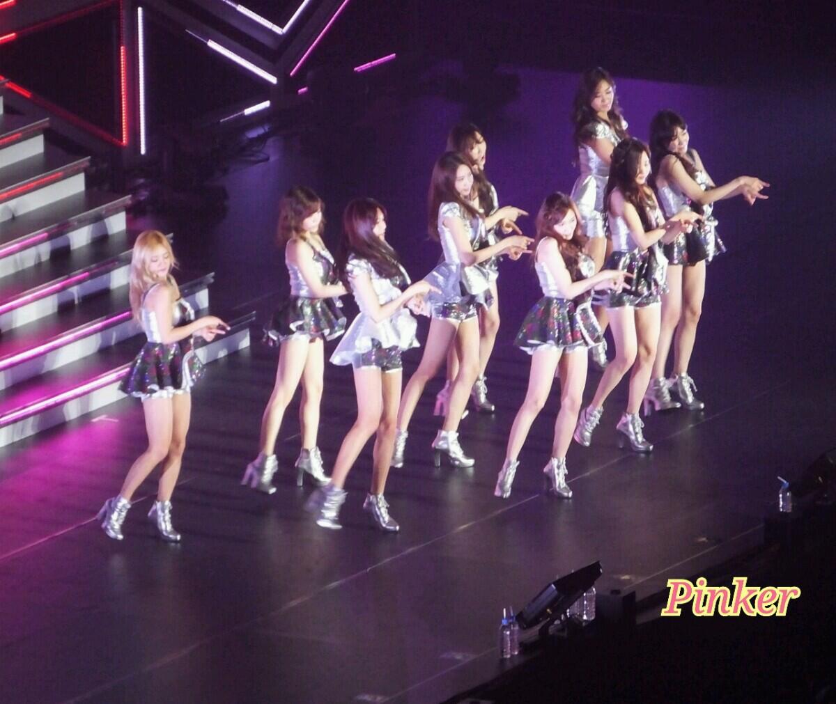 [PIC][14-12-2013]SNSD biểu diễn "GIRLS' GENERATION Free Live "LOVE&PEACE"" tại Yokohama Arenavào hôm nay BbczI8pCMAAGBVQ
