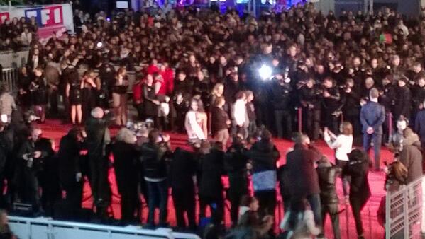 JustMusic_fr's tweet photo. #SurfaceNMA avec la plus belle femme de France: Flora Coquerel #NMA http://t.co/CVlPLyN4uv