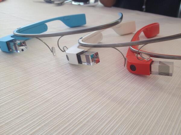 lshimokawa's tweet photo. Reunión de #googleglass con @freddier y @jrodriguezv10 #gdlima #devfestlima http://t.co/5b3j1lBMG1