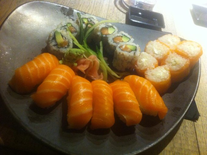Sushi Time ! The Best !!! #MyFavoriteFoodInTheWorld http://t.co/wVVKljxdbc<a href="/tag/myfavoritefoodintheworld"class="tags">#MyFavoriteFoodInTheWorld</a>