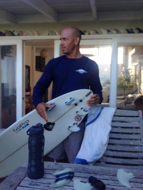 Quiksilver's tweet photo. The #PipeMasters final day is minutes away from starting! @kellyslater, preparing his weapons #OnlyKellyCan http://t.co/kMH5rqwLRK