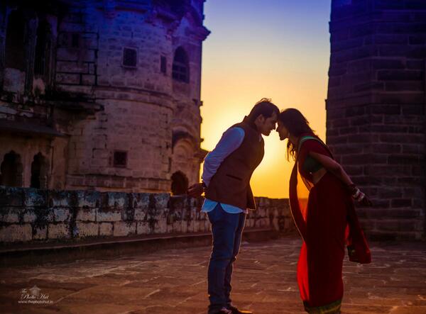 WeThePhotoHut's tweet photo. Love in Jodhpur - This one is from the shoot done at @MehrangarhFort  #wedding #love #photography #India. http://t.co/rW5QoUDljP
