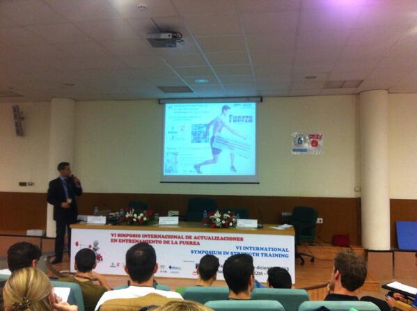 antoftrainer's tweet photo. Juan Ramón Heredia empieza su ponencia sobre fuerza. Siempre un gran aprendizaje y gran motivación escucharle http://t.co/hhfMmMxnse