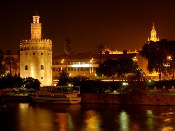 rosigonzalezgrs's tweet photo. "@_Paisajes_Es: Sevilla es una maravilla. http://t.co/ZrhuQFmDpB"