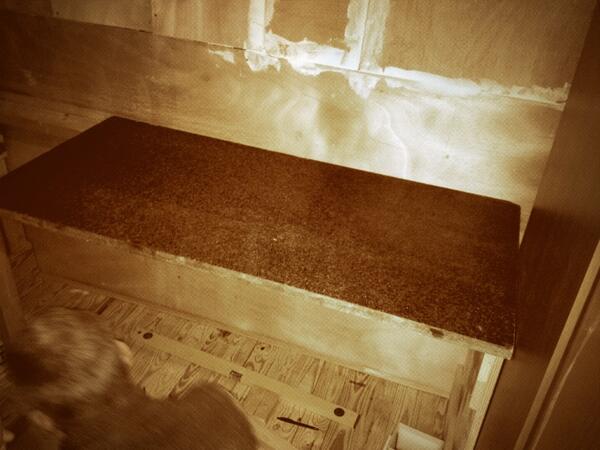 ClickDigitalMrk's tweet image. How lucky :) perfect sized granite top that would have gone to landfill #upcycle