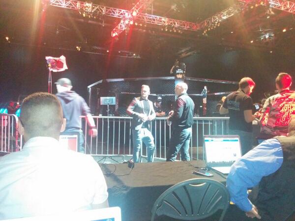 ChamatkarSandhu's tweet photo. Taken my seat cage side and waiting for the first fight to begin. #BAMMA14 @BAMMAUK http://t.co/4hDnf6pNp1
