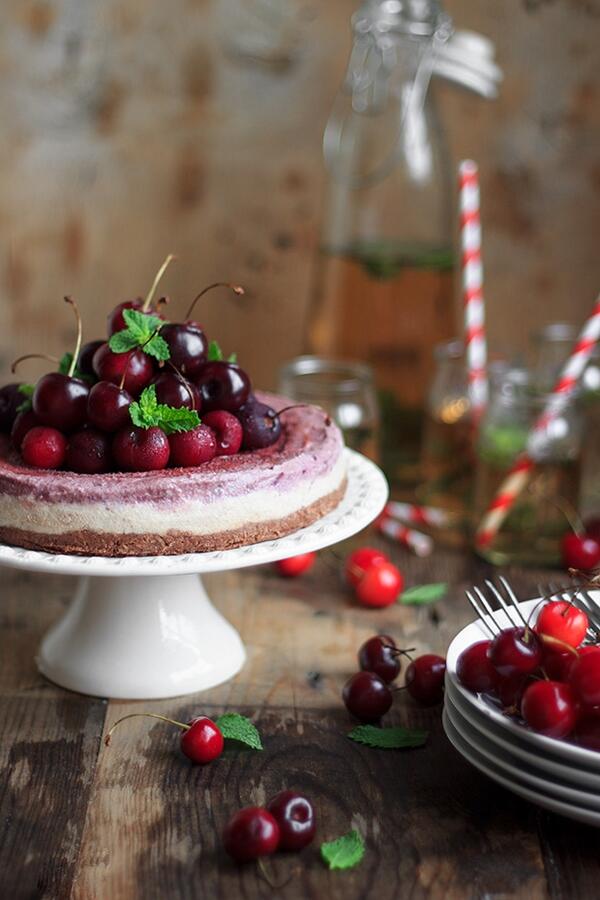 Foodzai's tweet image. The most popular #recipe on Foodzai: Cherry Chocolate Raw Cheesecake.  bit.ly/1fdLivJ