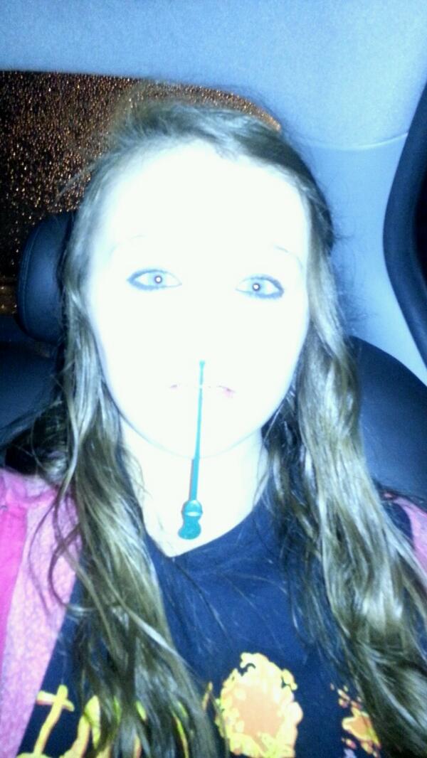 DebbyRyan_Lexi's tweet photo. I'm normal I promise.  Braces. Muwahaha http://t.co/wV8vAyIsEd