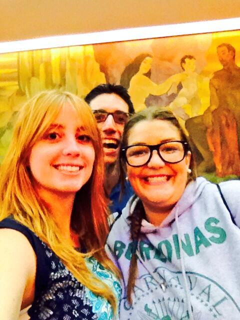 beallada's tweet photo. @Diegovinilo @jessicaamaya85 @beallada en la cena de @TriquiTraquitos http://t.co/h3ycqjESa7