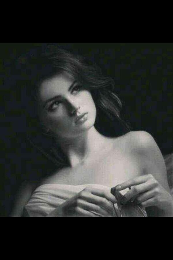 tgredooo's tweet photo. تعلمون ما الذي يؤلمني اني مازلت احبه ولم استطيع نسيانه http://t.co/2La0dV1Z90