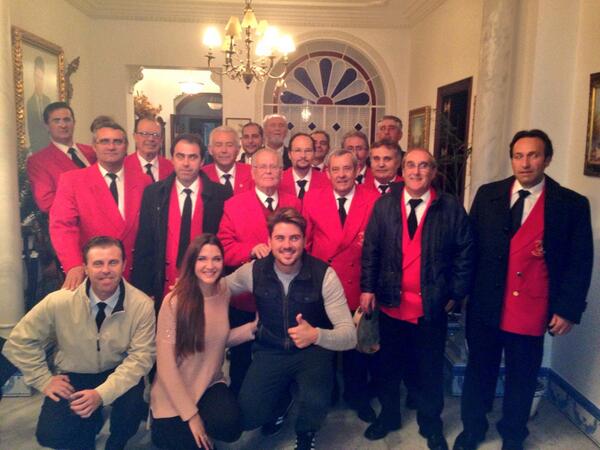 alvarodiazsc's tweet photo. Q sorpresa más bonita ! A estas horas! Muchas gracias al grupo de campanilleros sois estupendos!! http://t.co/qmV7vZXxaa