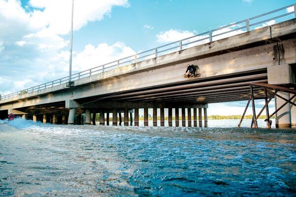 redbull's tweet photo. Water under the bridge?
http://t.co/Gr1U08Q1ni http://t.co/OP7zObnATQ