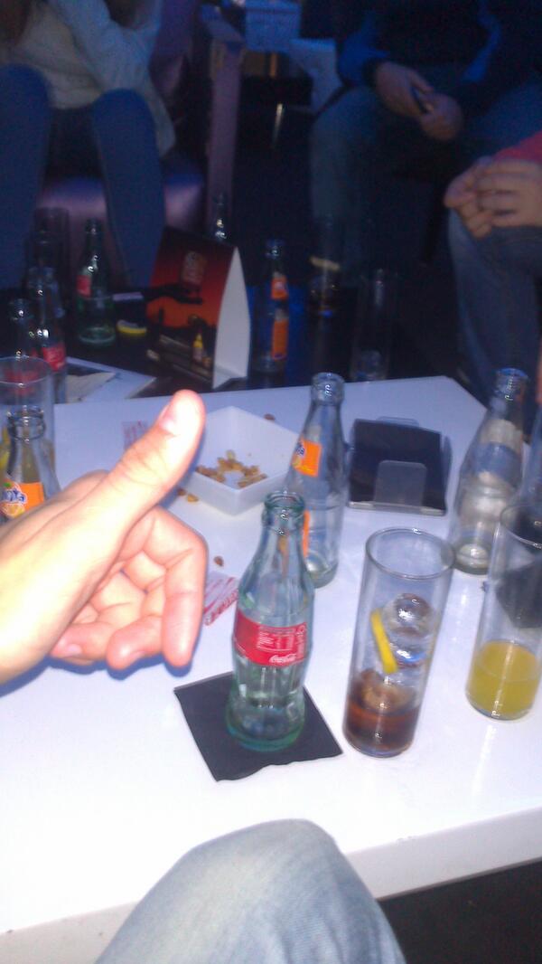 victormena97's tweet photo. De tranquis @JosanBS27  @10valenpacheco @Miguelcg9 @byalex98 @Susana_0301  @andreagc2410 @MariaSouto12  #anabel http://t.co/3GJ97xMafO